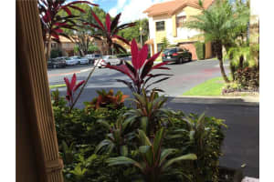 967 SW 113th Terrace, Pembroke Pines, FL 33025, Sold 03/20/17