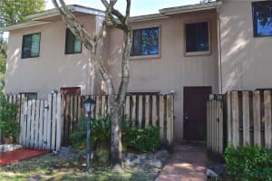 5082 S University Dr, Davie, FL 33328, Sold 05/04/17