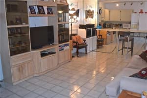 5082 S University Dr, Davie, FL 33328, Sold 05/04/17