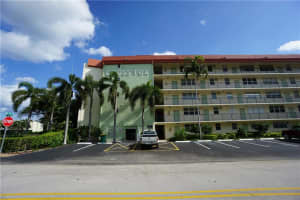 5321 NE 24th Terrace, Fort Lauderdale, FL 33308, Sold 06/06/17