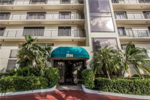 2300 NE 33rd Ave, Fort Lauderdale, FL 33305, Sold 05/12/17