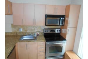 4019 N University Dr, Sunrise, FL 33351, Sold 07/21/17