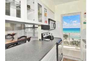 901 S Surf Rd, Hollywood, FL 33019, Sold 05/09/17