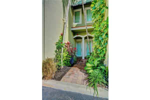 732 NE 7th Ave, Fort Lauderdale, FL 33304, Sold 10/31/17