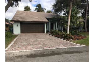 2739 Oak Tree Ln, Oakland Park, FL 33309, Sold 05/05/17