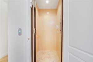 5755 NE Verde Cir, Boca Raton, FL 33487, Sold 12/01/17