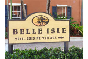 2233 NE 9th Ave, Wilton Manors, FL 33305, Sold 09/26/17