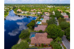 6660 NW 74th Ct, Parkland, FL 33067, Sold 05/01/17