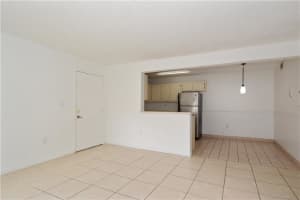 251 Palm Cir W, Pembroke Pines, FL 33025, Sold 12/01/17