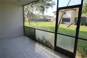 8842 NW 48th St, Sunrise, FL 33351, Sold 05/09/17