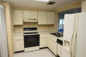 8842 NW 48th St, Sunrise, FL 33351, Sold 05/09/17