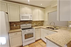 476 SE 11th Terrace, Dania Beach, FL 33004, Sold 05/31/17