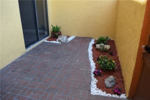 9016 NW 45th Ct, Sunrise, FL 33351, Sold 05/31/17
