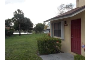 5207 Gate Lake Rd, Tamarac, FL 33319, Sold 06/20/17