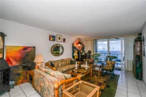 2200 NE 33rd Ave #17j, Fort Lauderdale, FL 33305, Sold 10/27/17
