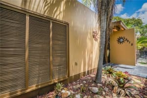 15915 Kingsmoor Way, Miami Lakes, FL 33014, Sold 06/14/17