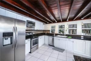 2415 NE 8th St, Fort Lauderdale, FL 33304, Sold 02/28/18