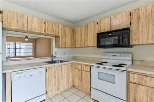 10752 NW 10th St, Pembroke Pines, FL 33026, Sold 06/26/17