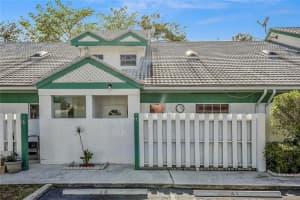 310 SE 2nd Ave APT A4, Deerfield Beach, FL 33441, Sold 08/01/17