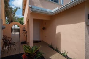4143 Eastridge Cir, Pompano Beach, FL 33064, Sold 10/18/17