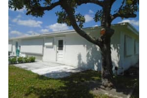 7222 W Oakridge Cir, Lantana, FL 33462, Sold 12/29/17