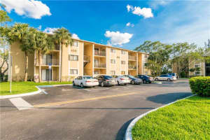 450 Palm Cir W, Pembroke Pines, FL 33025, Sold 08/04/17