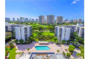 20500 W Country Club Dr, Miami, FL 33180, Sold 10/12/17