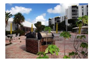 20500 W Country Club Dr, Miami, FL 33180, Sold 10/12/17