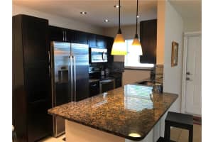 7275 E Oakridge Cir, Lantana, FL 33462, Sold 07/26/17