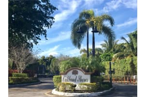 3105 Oakland Shores Dr J205, Oakland Park, FL 33309, Sold 08/14/17