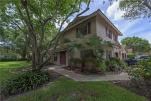 9061 Vineyard Lake Dr, Plantation, FL 33324, Sold 08/16/17