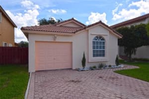 425 Lakeside Cir, Sunrise, FL 33326, Sold 08/22/17