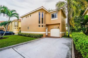 11277 Lakeview Dr, Coral Springs, FL 33071, Sold 10/27/17