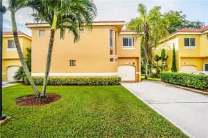 11277 Lakeview Dr, Coral Springs, FL 33071, Sold 10/27/17