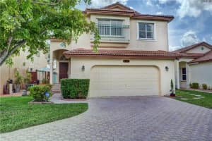 408 Lakeside Cir, Sunrise, FL 33326, Sold 11/13/17
