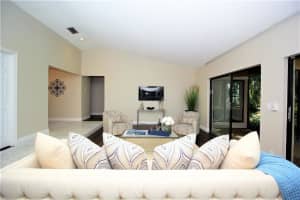 6874 Villas Dr W, Boca Raton, FL 33433, Sold 09/15/17