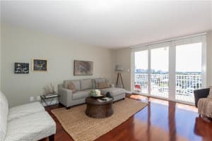 1 Las Olas Cir, Fort Lauderdale, FL 33316, Sold 02/02/18