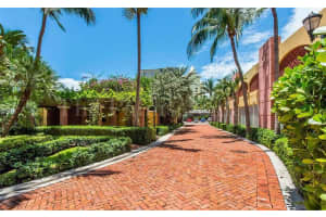 2000 N Ocean Blvd, Fort Lauderdale, FL 33305, Sold 09/19/17
