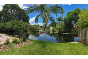 10820 SW 40th St, Davie, FL 33328, Sold 01/16/18