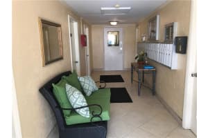 2400 NE 33rd Ave, Fort Lauderdale, FL 33305, Sold 09/14/17