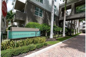 2401 NE 65th St, Fort Lauderdale, FL 33308, Sold 11/03/17