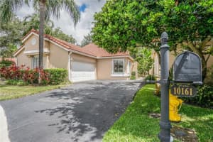 10161 NW 5th St, Plantation, FL 33324, Sold 08/30/17