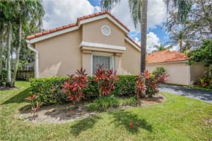 10161 NW 5th St, Plantation, FL 33324, Sold 08/30/17