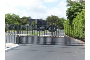 3111 Oakland Shores Dr APT F202, Oakland Park, FL 33309, Sold 09/15/17