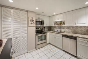563 NW 98th Ave, Plantation, FL 33324, Sold 10/30/17