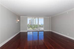 1 Las Olas Cir, Fort Lauderdale, FL 33316, Sold 04/09/18