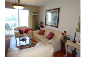 3210 SE 10th St #3b, Pompano Beach, FL 33062, Sold 11/16/17