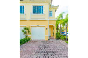 2871 SW 81st Terrace, Miramar, FL 33025, Sold 01/17/18