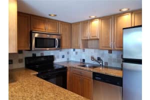 1050 SE 15th St, Fort Lauderdale, FL 33316, Sold 12/01/17