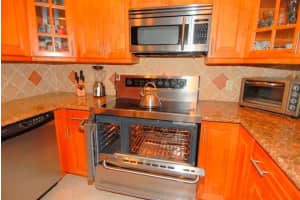 437 Golden Isles Dr #10a, Hallandale Beach, FL 33009, Sold 12/15/17